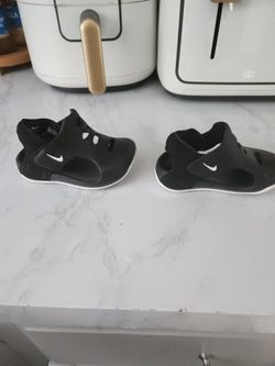 5c Nike Sandals