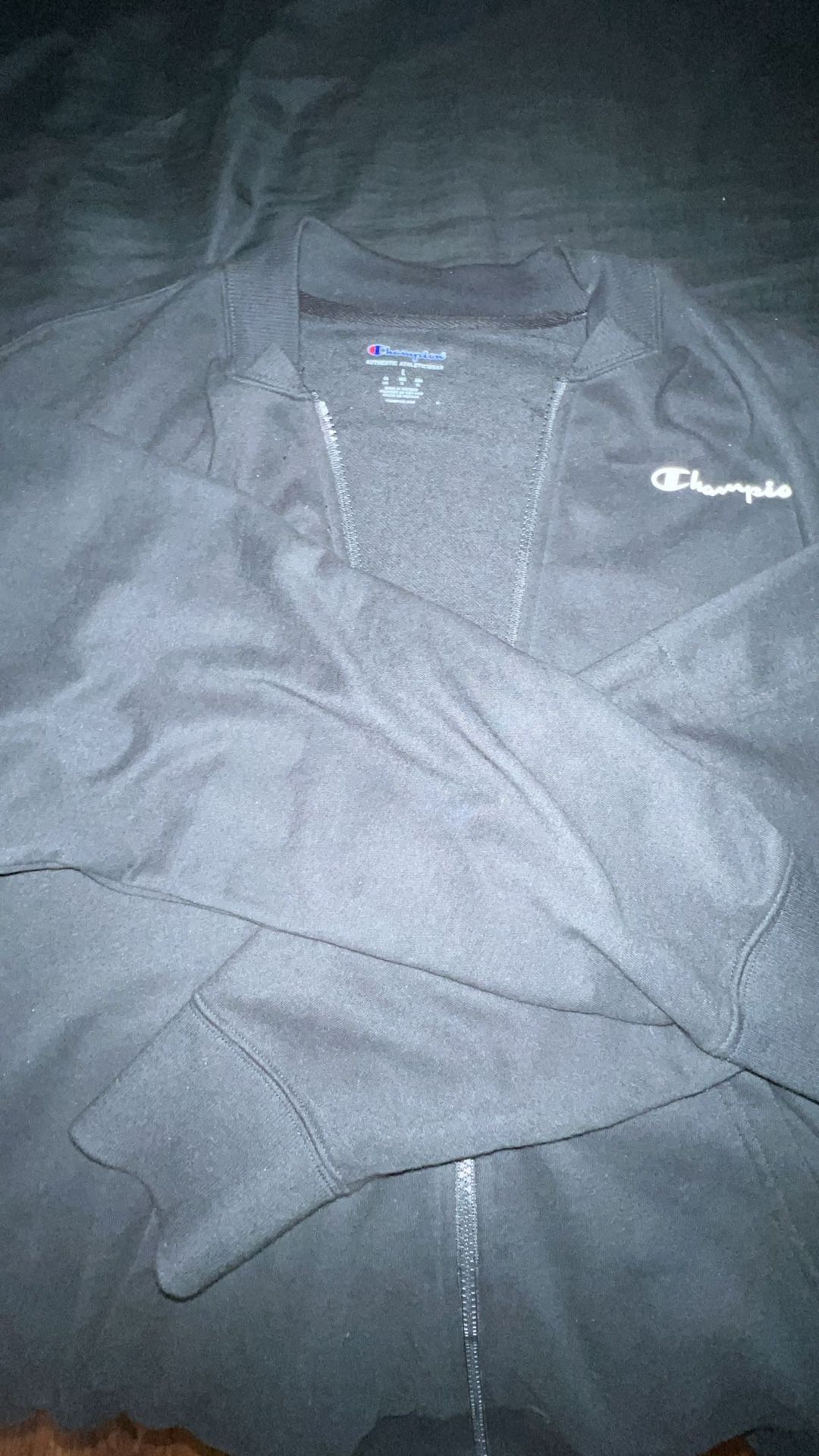 Champion Jacket (40$) (L)