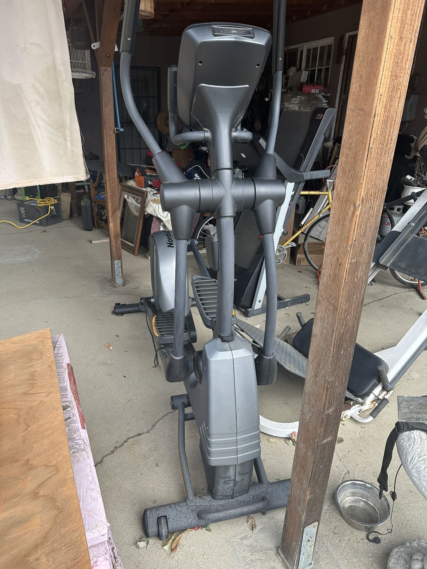 Nordictrack e7.7 power incline elliptical