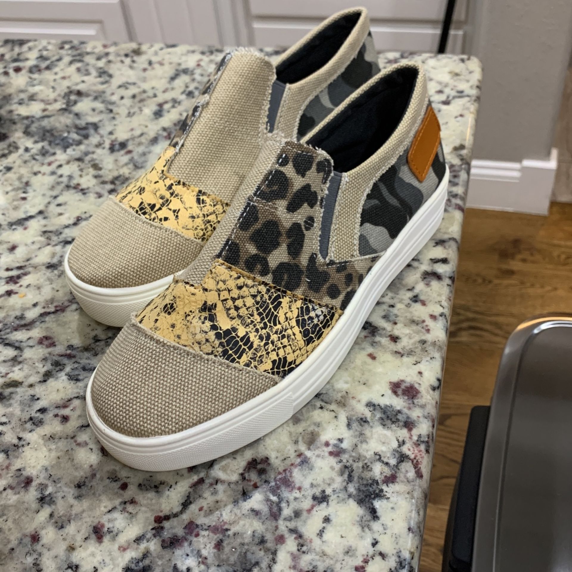 Women’s Shoes Slip On 