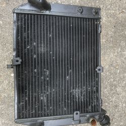02-03 Yamaha R1 Radiator 