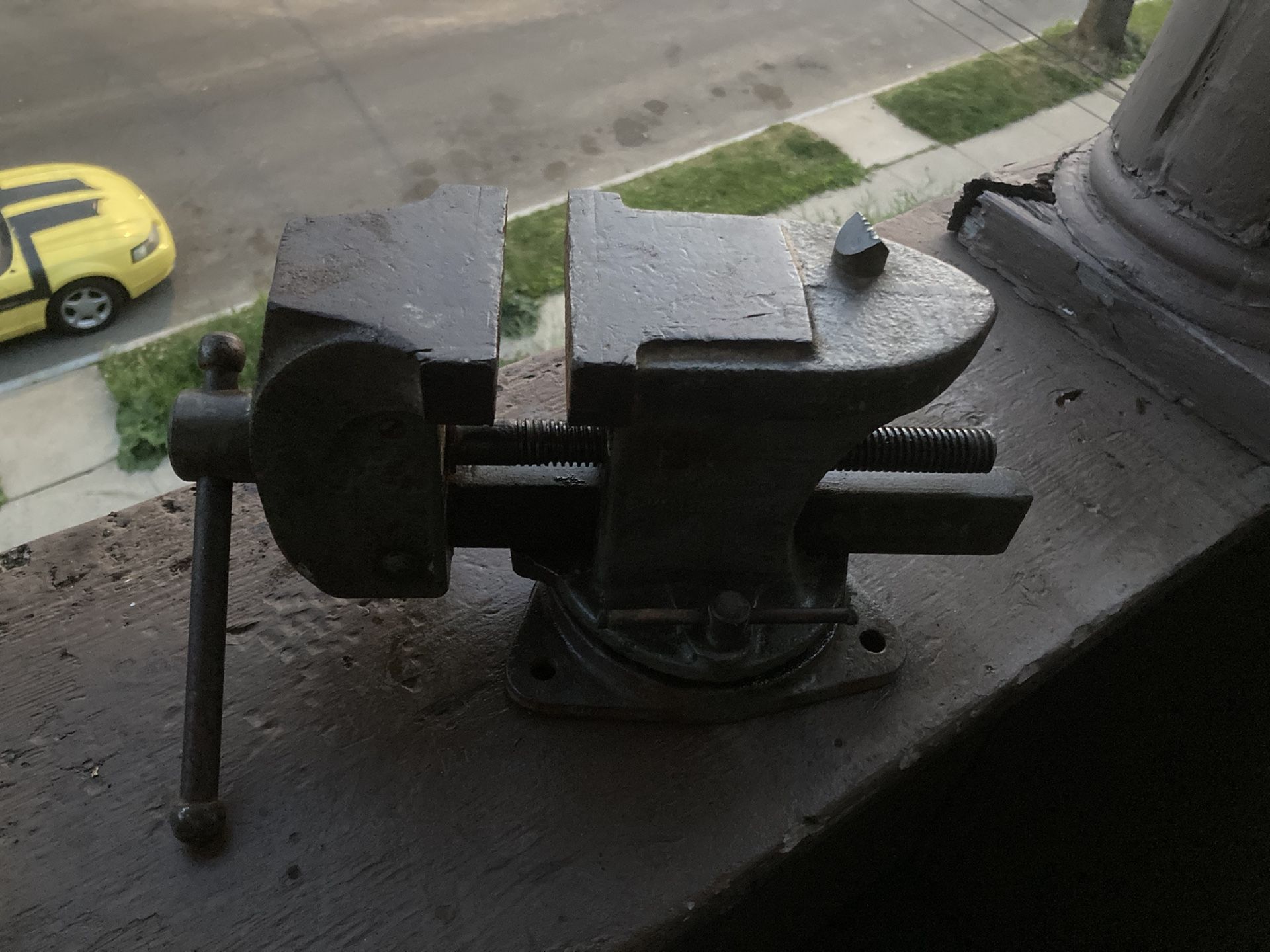 Large, solid vise