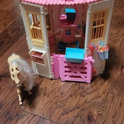 2002 Barbie Styling Stable And Baby Horse Playset With Accessories 