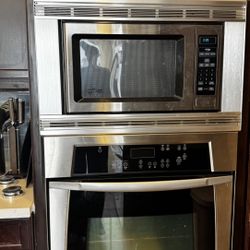 Free whirlpool Microwave With Trim kit + Oven. 