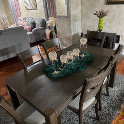 Dinning Room Set ,table And Chairs