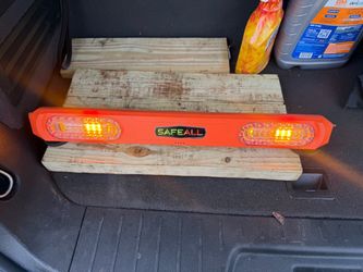 Tow light bar