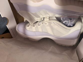 JORDAN 11 RETRO LOW 'PURE VIOLET'