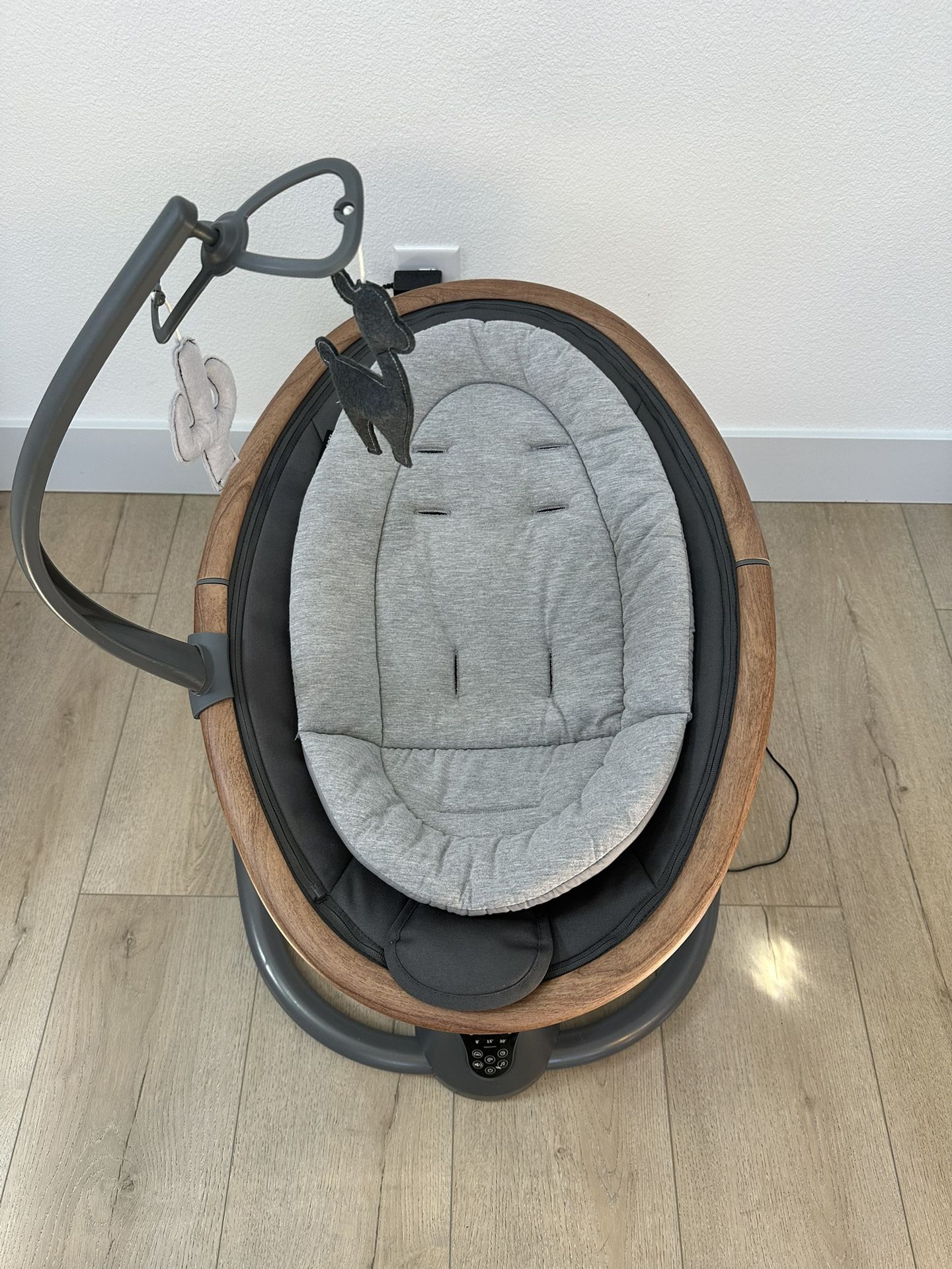 Like New Maxi Cosi Baby Cassia Swing - Essential Graphite