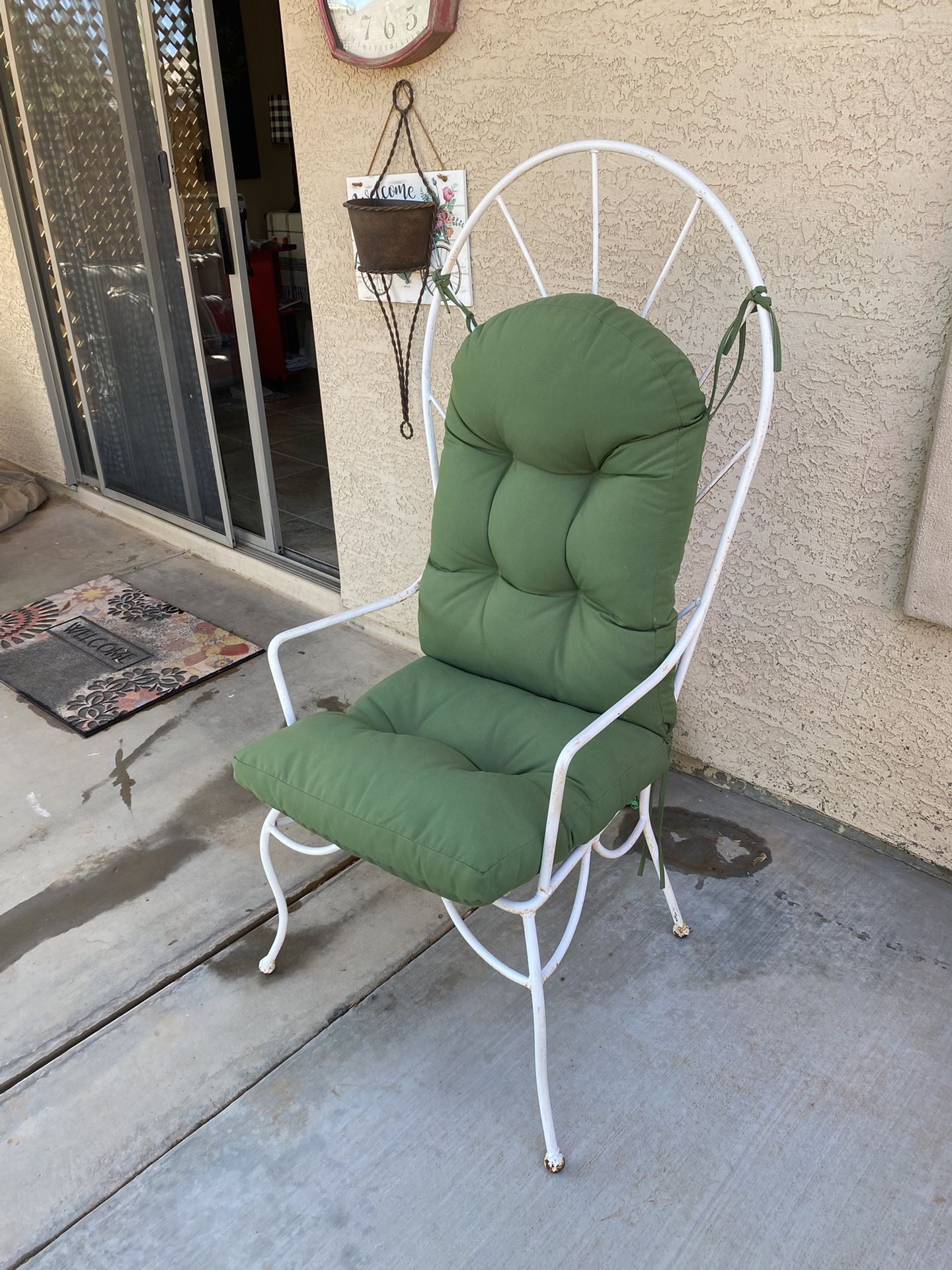 Vintage Metal Chair! Cushions Included! $20