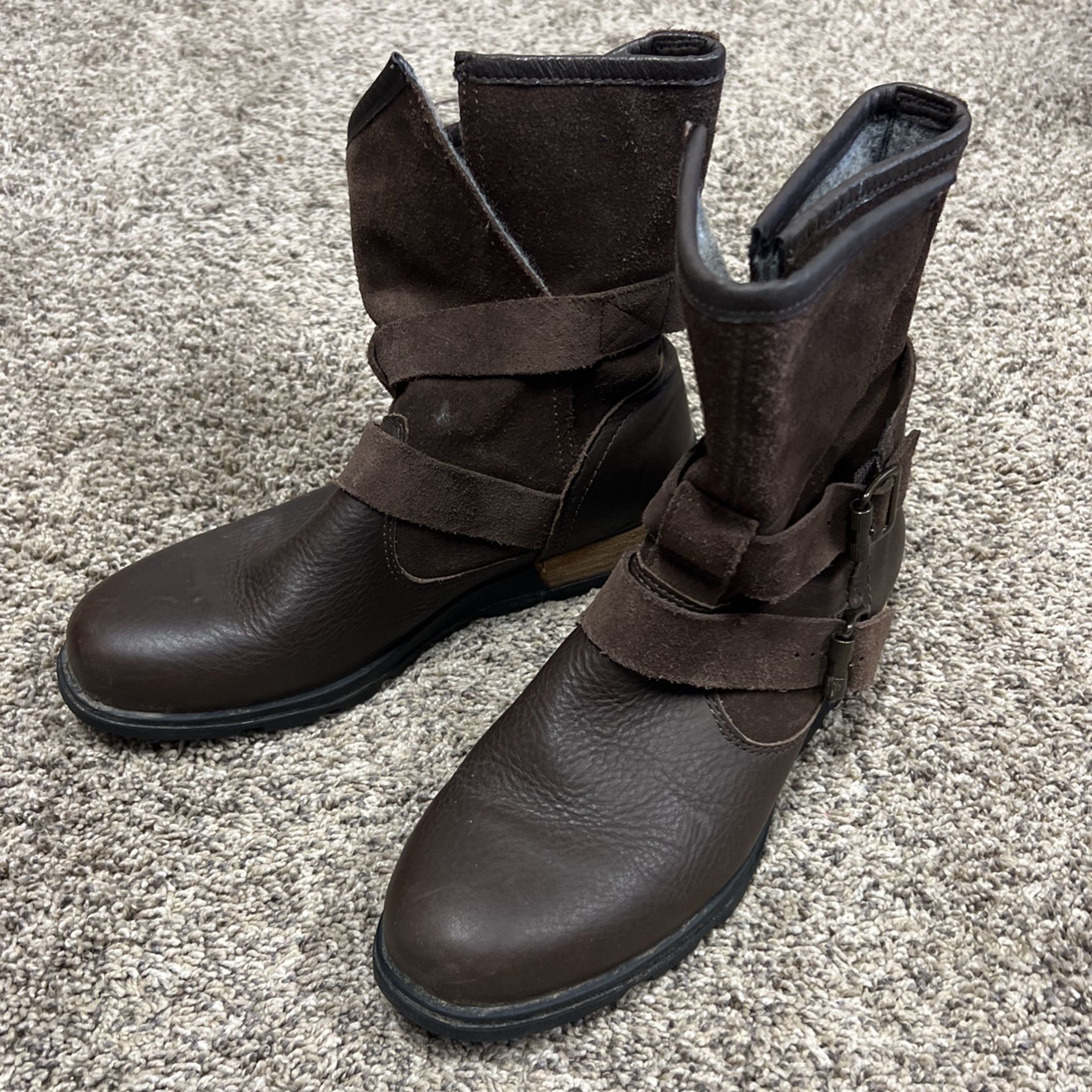 Women’s Sorel boots 