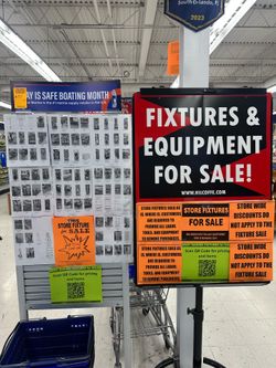 🛥️ West Marine Store Fixtures