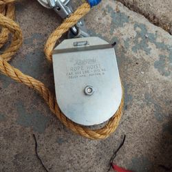 Mini mule 600lb rope hoist.  Obo