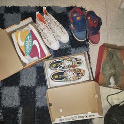 Size 10.5 Men's Sneakers 