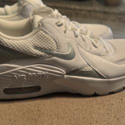 WOMEN'S NIKE AIR MAX EXCEE SNEAKERS SIZE 9.5