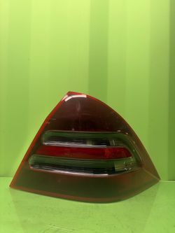2001 2002 2003 2004 Mercedes-Benz C-Class W203 C240 C320 C32 Right Passenger Side Tail Light OEM A2038201064