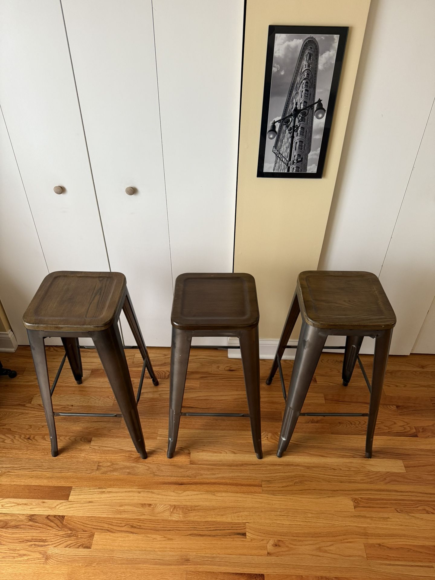 Set of 3 metal bar stools with wooden top
