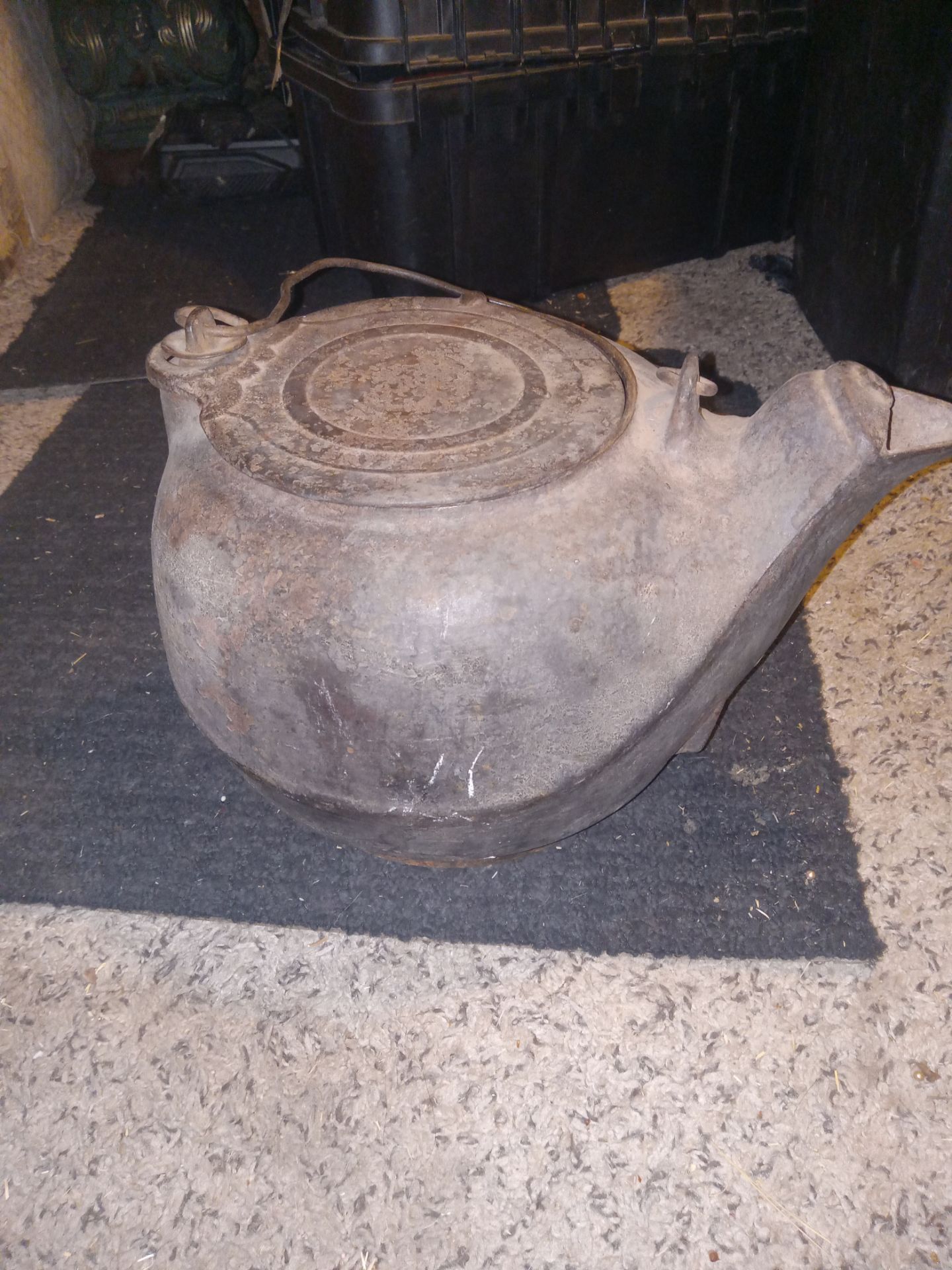 1800 cast iron kettle