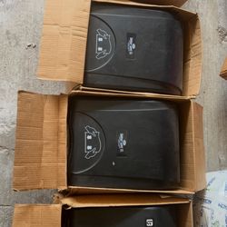 Paper Towel Dispenser 