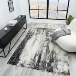 8’x10’ Black And White Rug