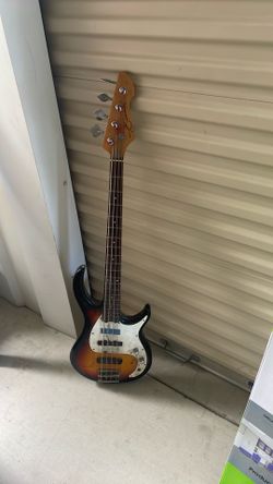 Peavey Milestone IV 4-string electric bass guitar