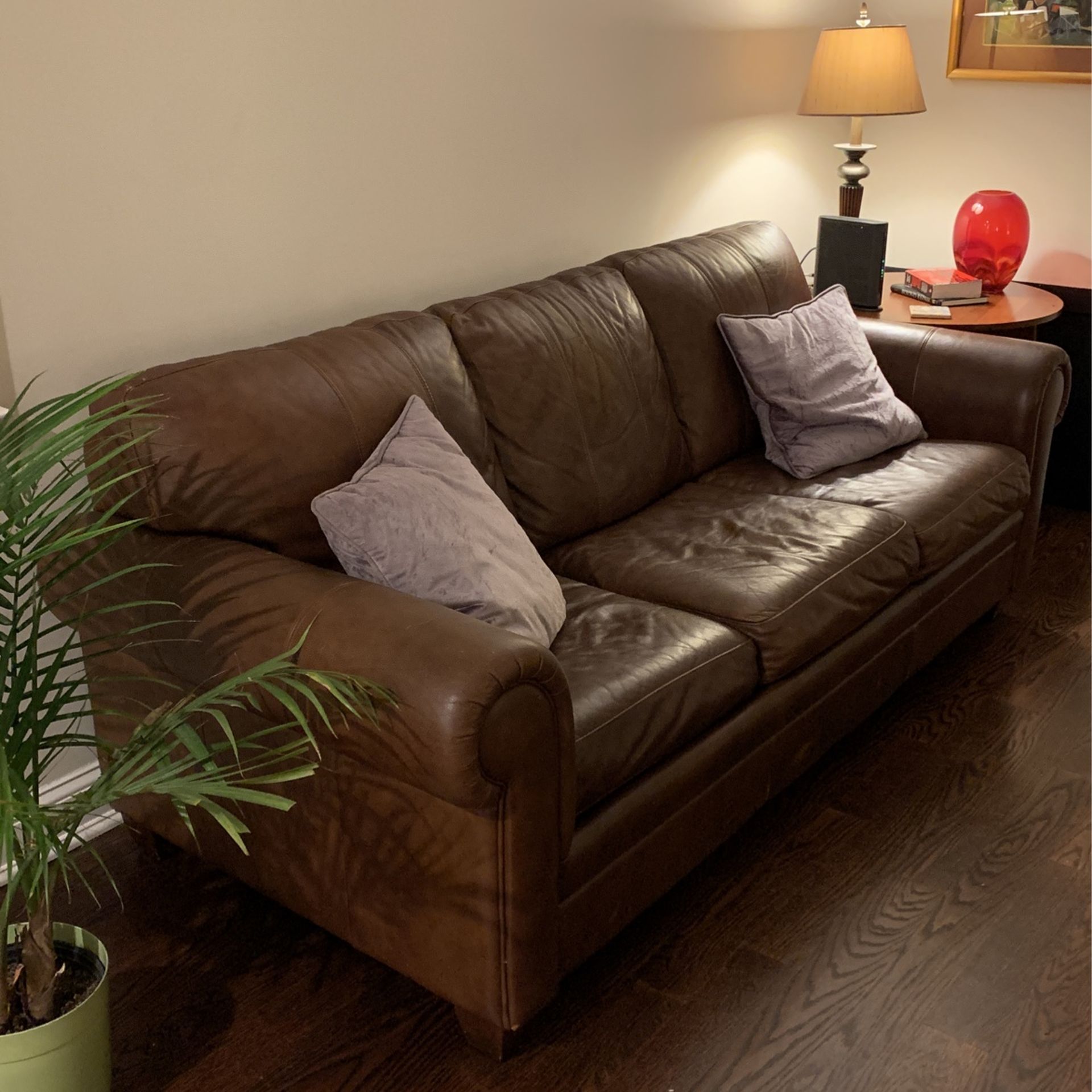 Ethan Allen Leather Sleeper Sofa 88 x 38 for Sale in Greenwich