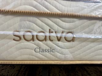 Queen Saatva Classic Plush Mattress - Delivery Available
