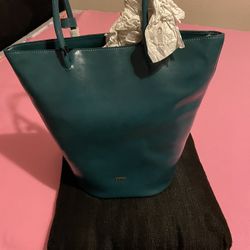 AoTA Bag