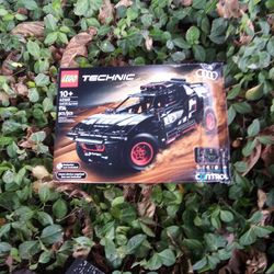 Lego Technic Control+ Audi RS Q e-tron 42160