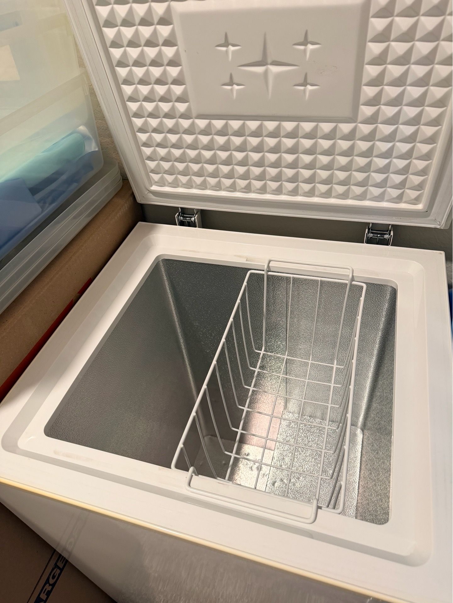 Insignia FREEZER
