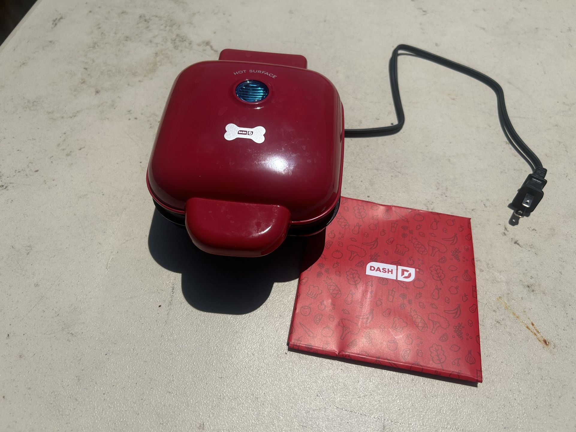 Dash mini Dog biscuit Maker