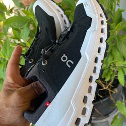 Tenis On Cloud Para Mujer Size 9 están nuevos