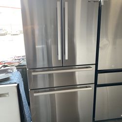 NÉW REFRIGERATOR