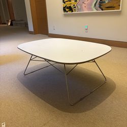 Modern White Coffee Table – Mid Century Style