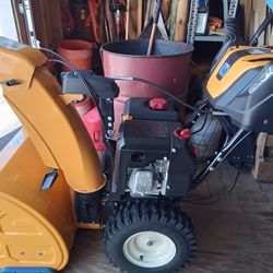 Barely Used Cubcadet snowblower 3X stage 26" IntelliPower