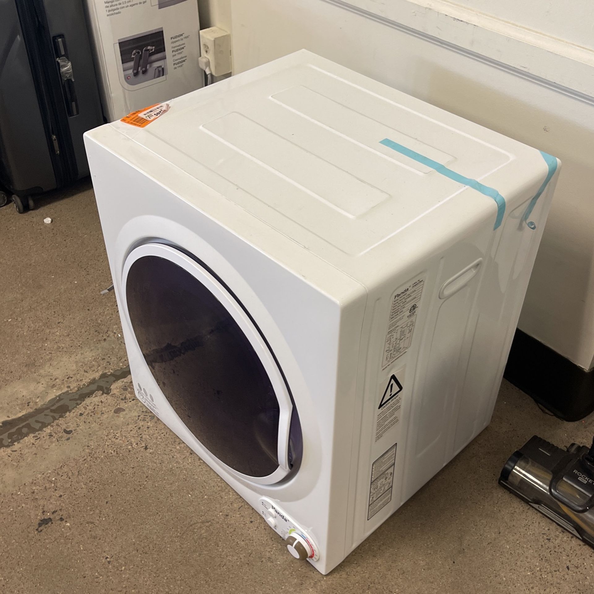 Panda 3.5 Cu.ft Compact Portable Electric Laundry Dryer PAN60SF, 13lbs  Capacity, White for Sale in Chicago, IL - OfferUp