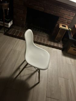 White Chair Missing A Screw But Good Condition 