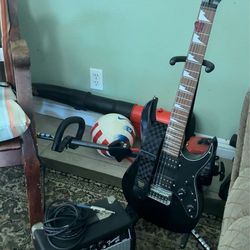 Used Ibanez mikro series with working amp