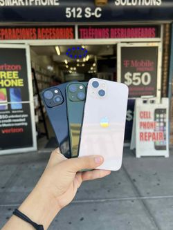 iPhone 13 128GB UNLOCKED  