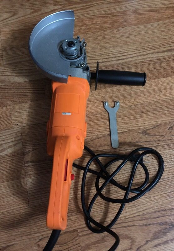 Chicago Electric Power Item 46237 Angle Grinder 7” LIKE NEW
