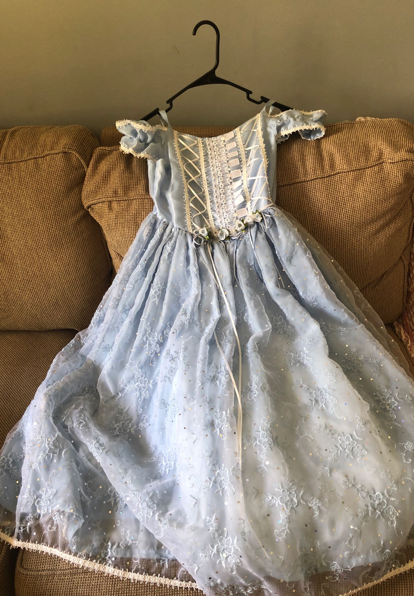 💙Beautiful 💙 Elegant Dress!.Pickup at Garage Sale Today