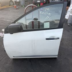 2015 Nissan Rogue Driver Left Front Door $275 Does not include side mirror