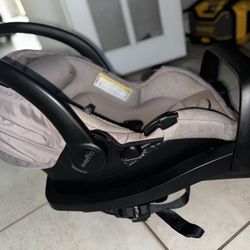Evenflo Car seat With Base 