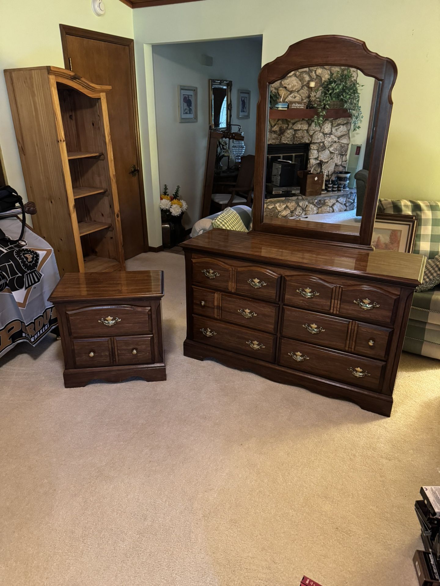 Dresser Set nightstand And mirror