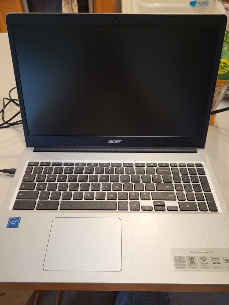 New Asus 15"  Chromebook Laptop