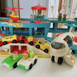 Vintage Fisher Price Play Family Airport With Accessories 1972 1st Edition 