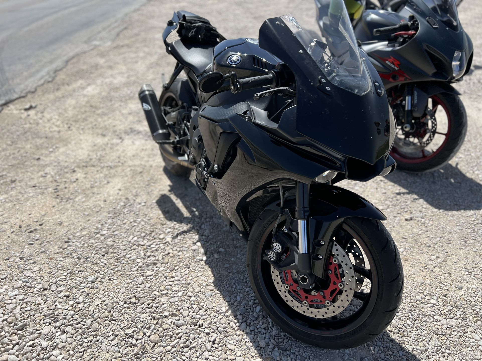 2019 Yamaha R1 Raven