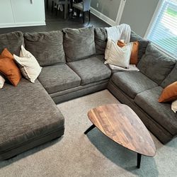3 Piece Sectional With Queen Pull Out. 
