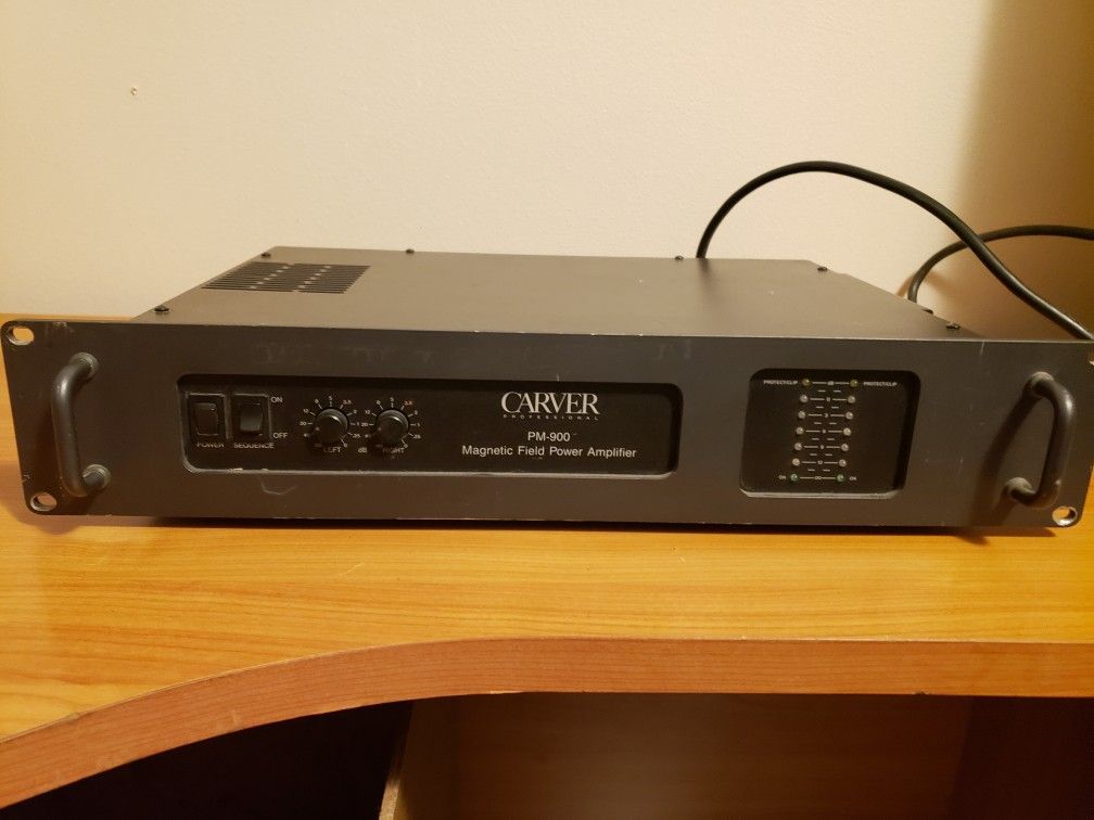 Carver PM-900 Amplifier