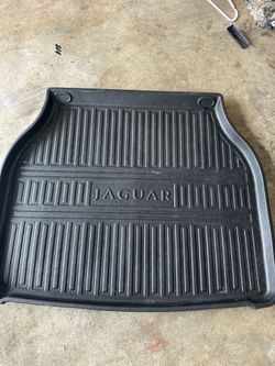 2013 jaguar XJ cargo mat