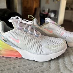 NIKE Airmax 270 - Excellent Condition SIZE 4.5Y 